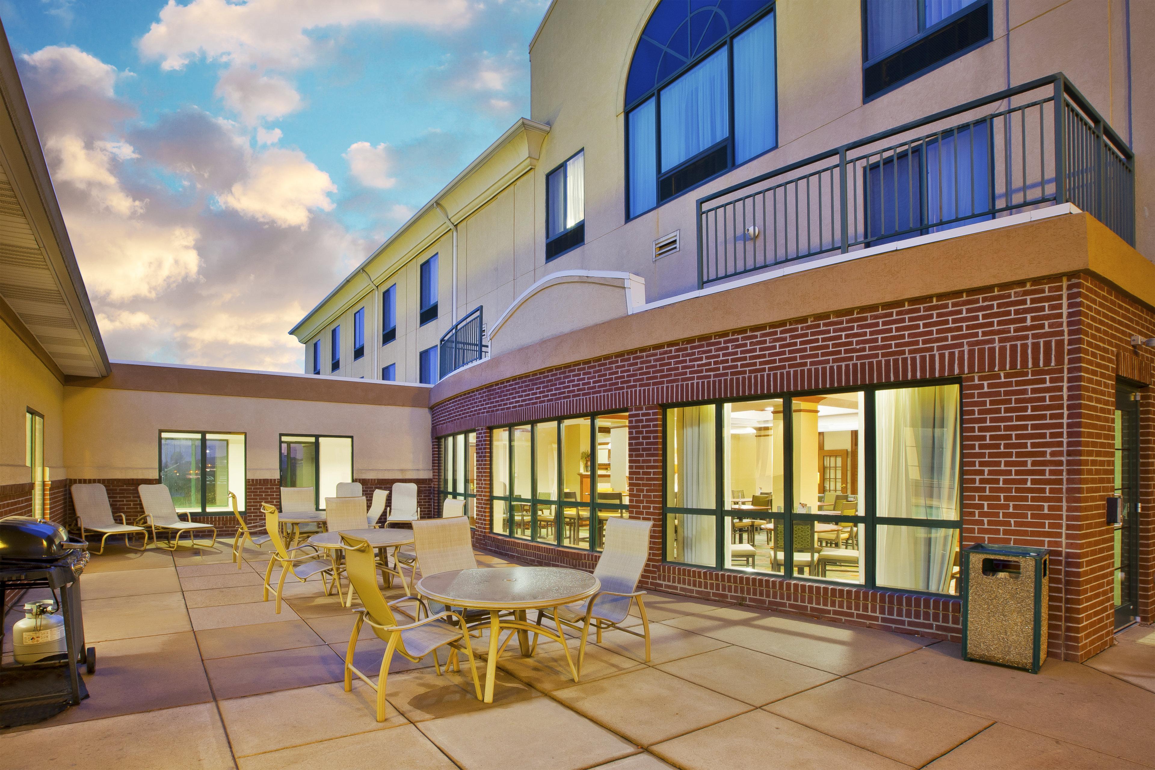 Express & Bryan-montpelier By Ihg Holiday City