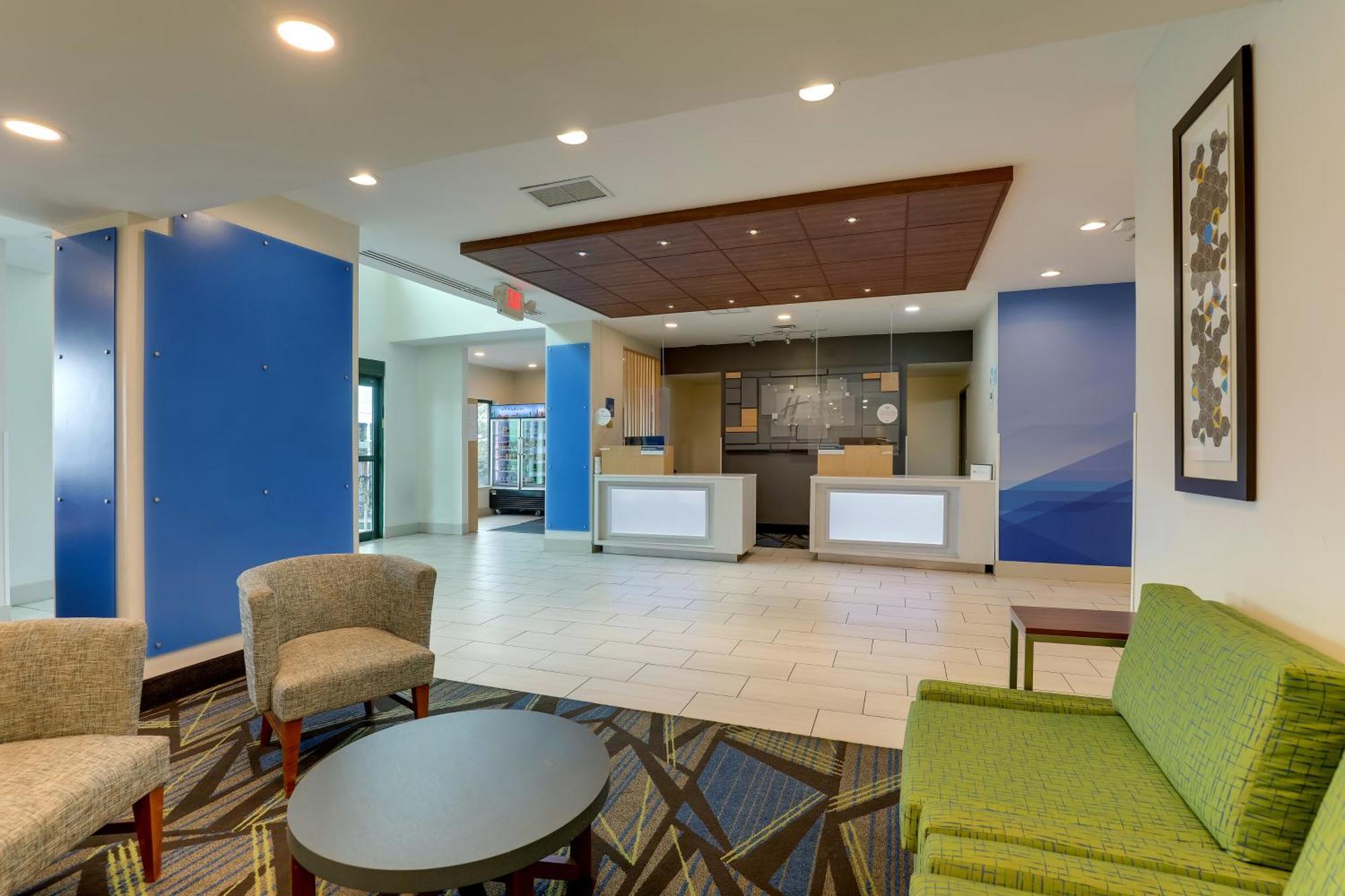 Hotel Express & Bryan-montpelier By Ihg Holiday City