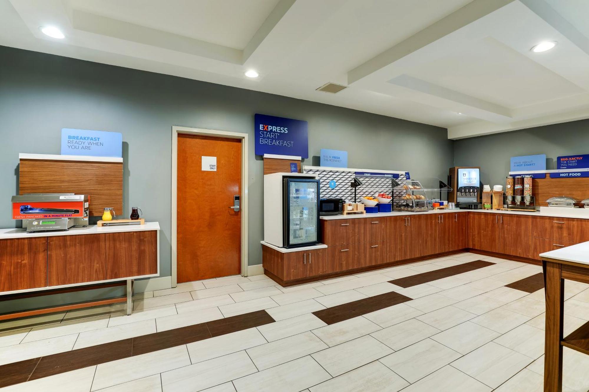 Hotel Express & Bryan-montpelier By Ihg Holiday City