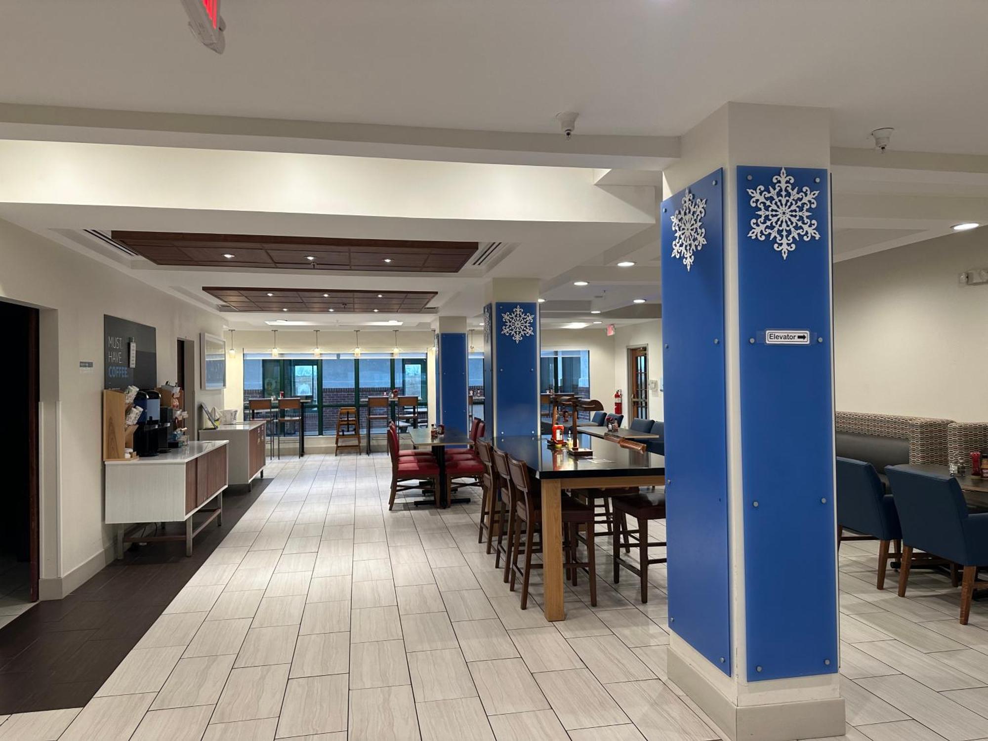 Express & Bryan-montpelier By Ihg Hotel 2*