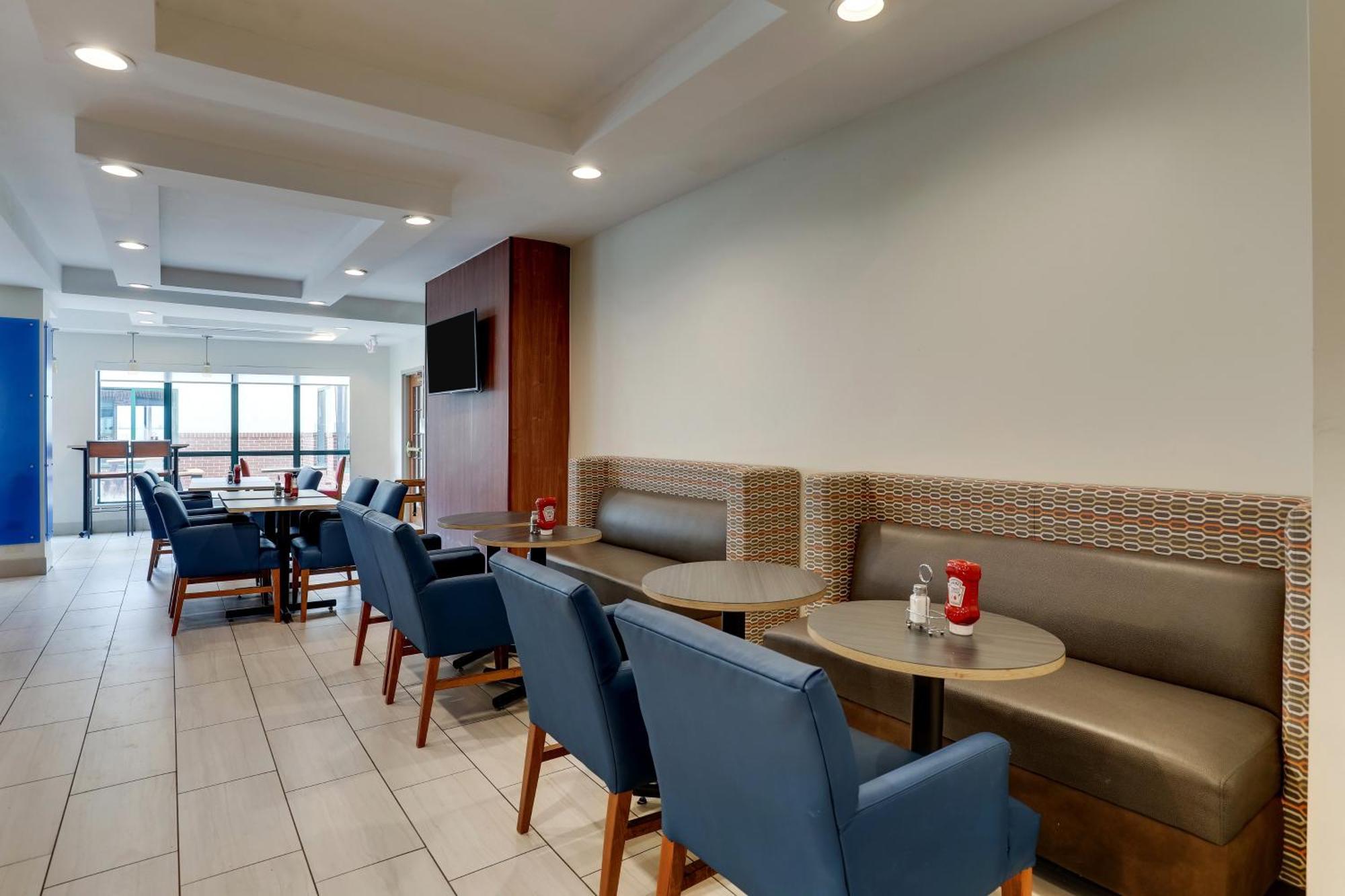 Express & Bryan-montpelier By Ihg