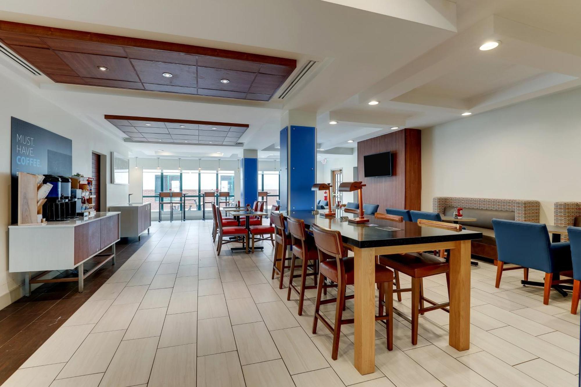 Hotel Express & Bryan-montpelier By Ihg Holiday City