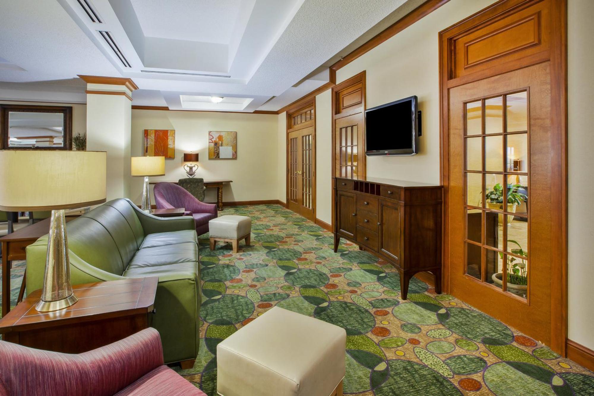 Hotel Express & Bryan-montpelier By Ihg