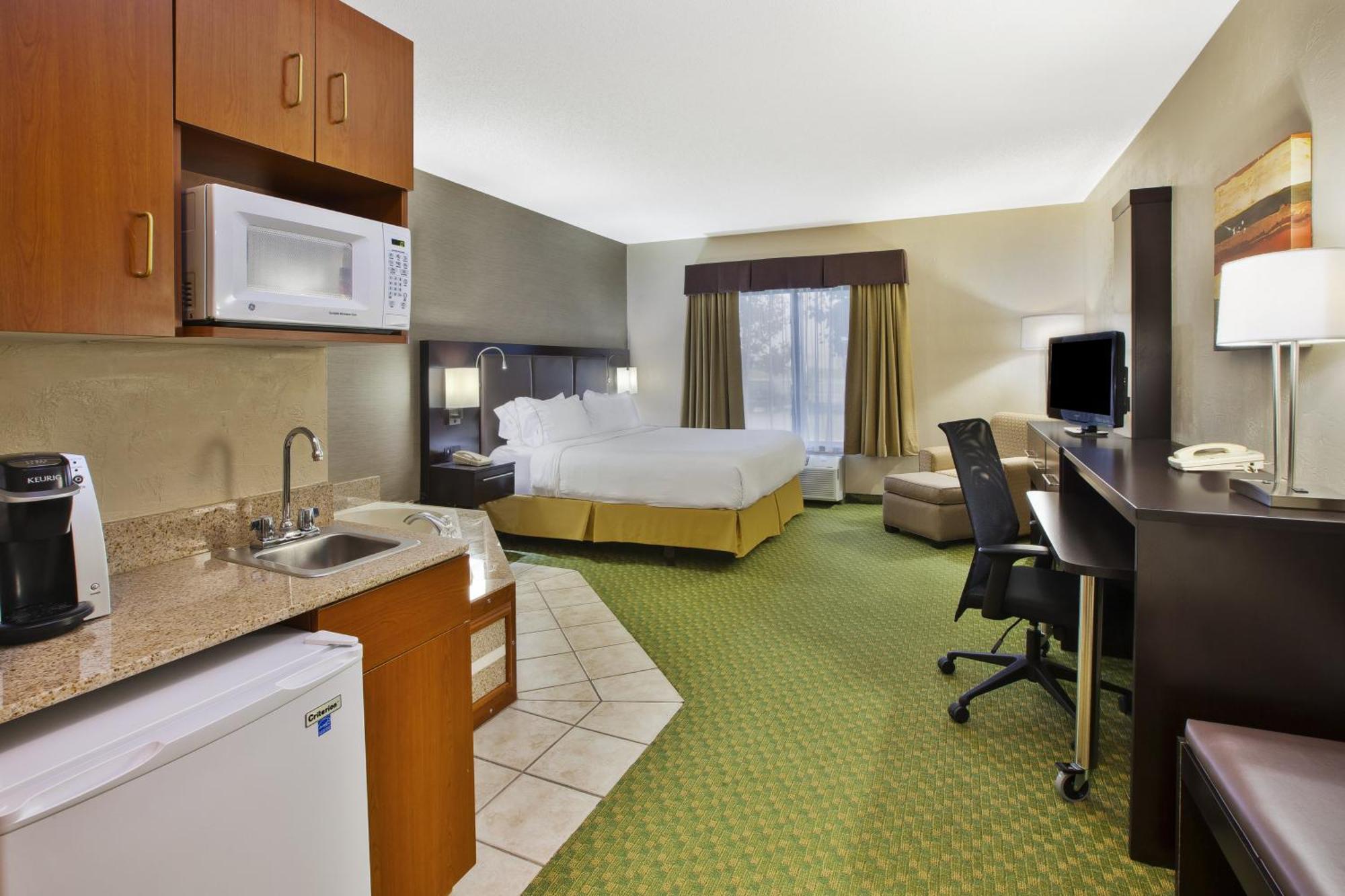 Express & Bryan-montpelier By Ihg Hotel